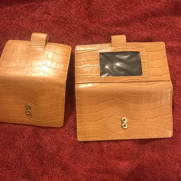 Croc Print Wallet Bundle - Picture 2 of 3